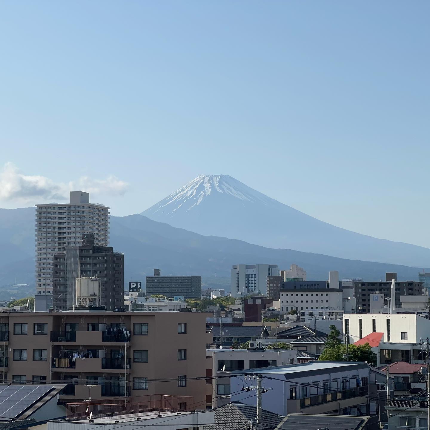 良い天気なので富士山も良く見えまする (Instagram)
